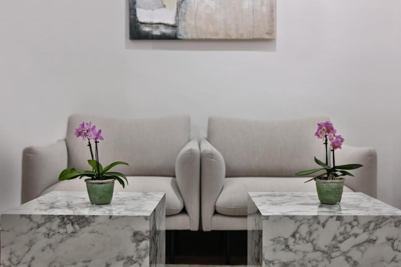 Pensión Fellini Design 2*
